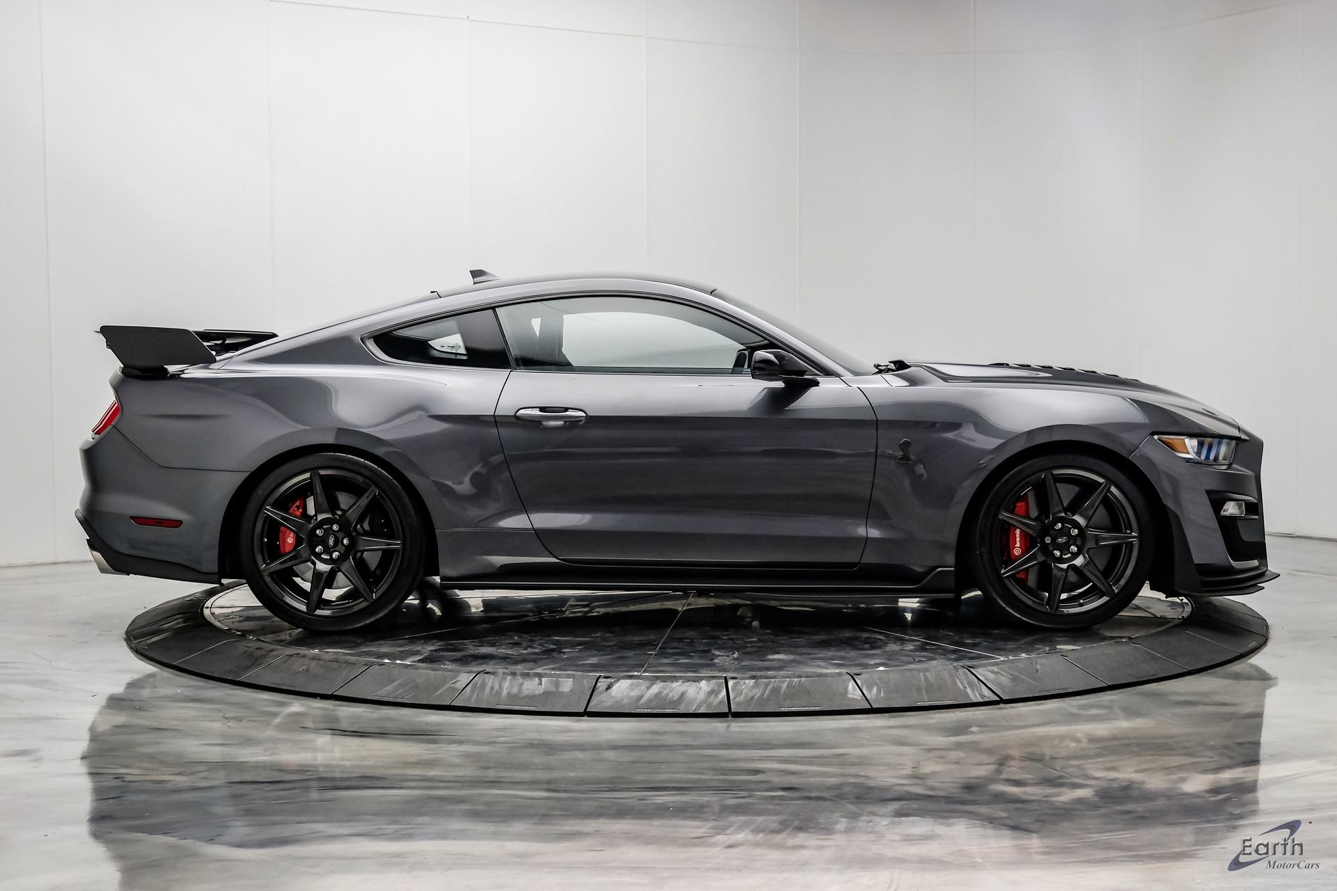 Used 2021 Ford Mustang Shelby GT500 w/ Carbon Fiber Track Pack image 21