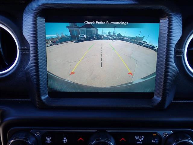 Used 2022 Jeep Wrangler Unlimited Sahara w/ Cold Weather Group image 16