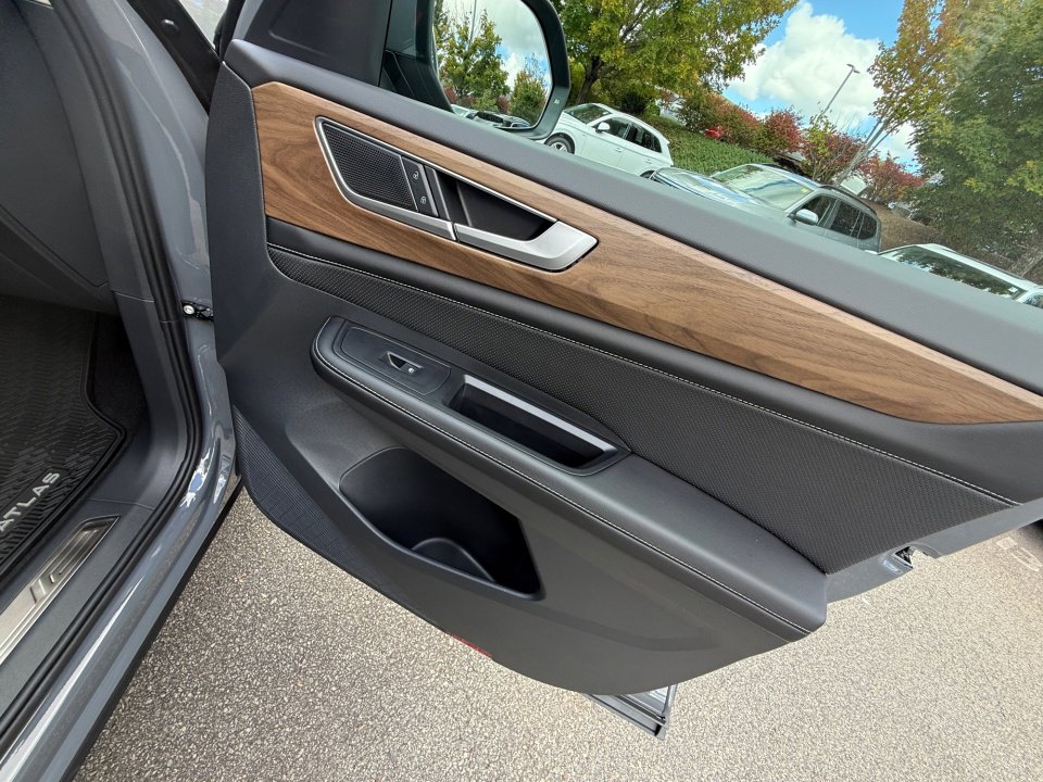 New 2026 Volkswagen Atlas SE image 31