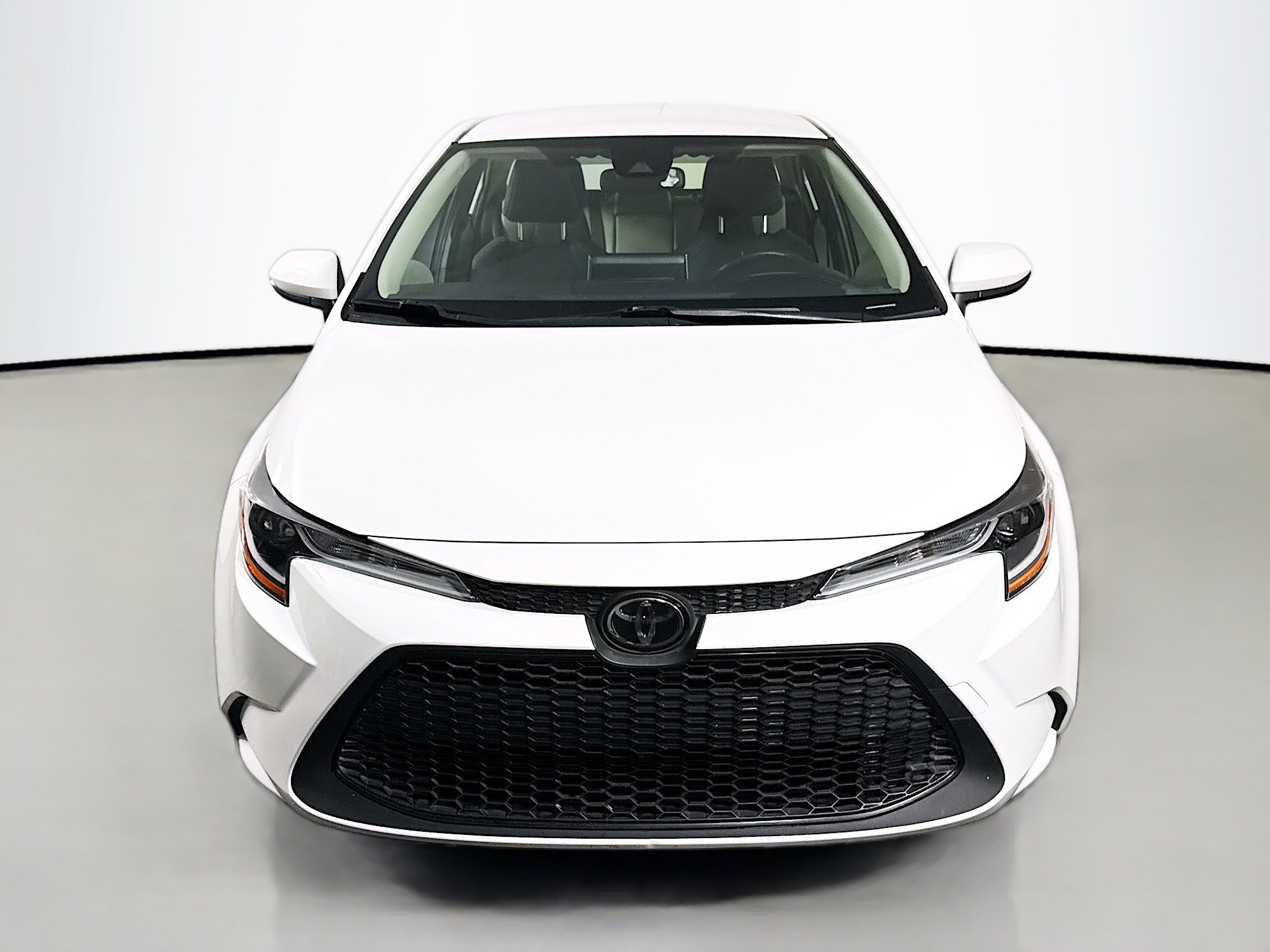 Used 2021 Toyota Corolla LE image 2