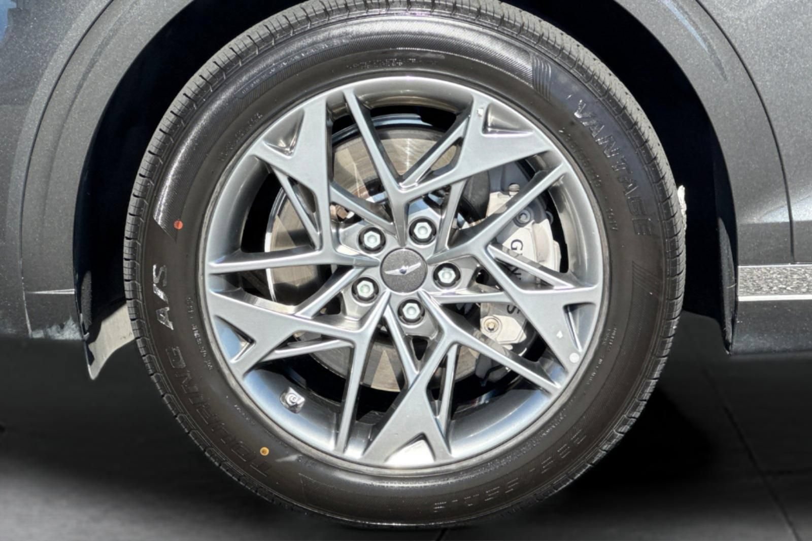 Used 2025 Genesis GV70 2.5T AWD/4WD image 28