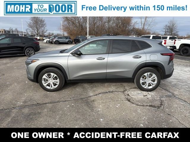 Used 2024 Chevrolet Trax LS w/ Driver Confidence Package image 2