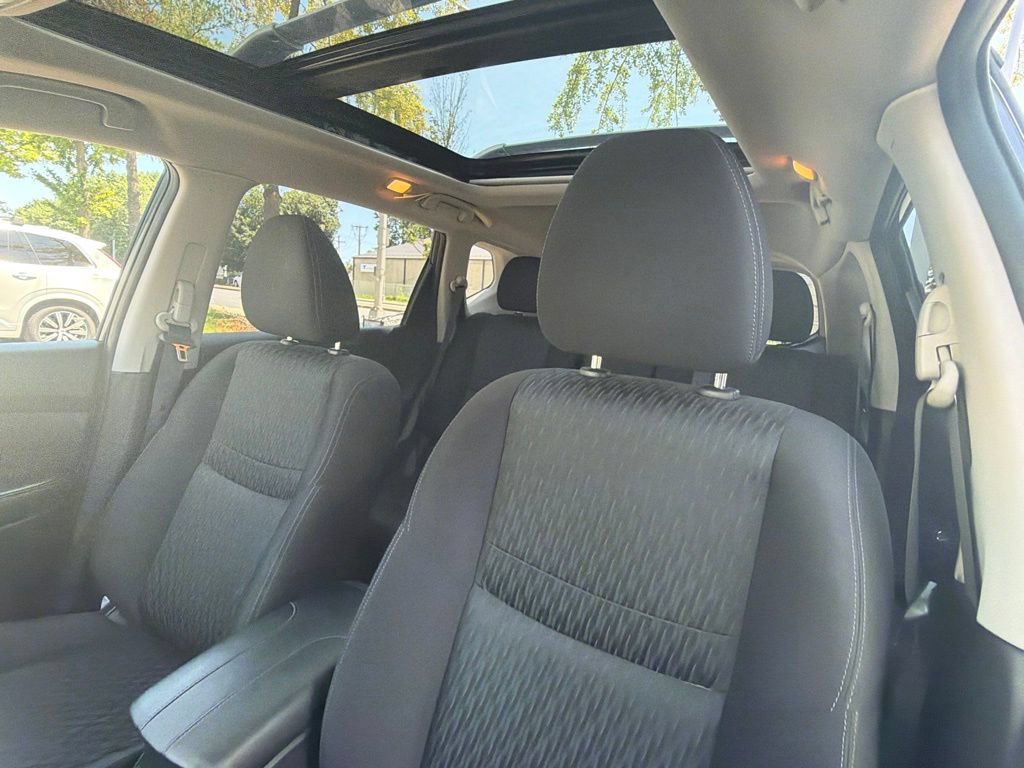 Used 2020 Nissan Rogue SV w/ Sun & Sound Touring Package AWD/4WD image 22
