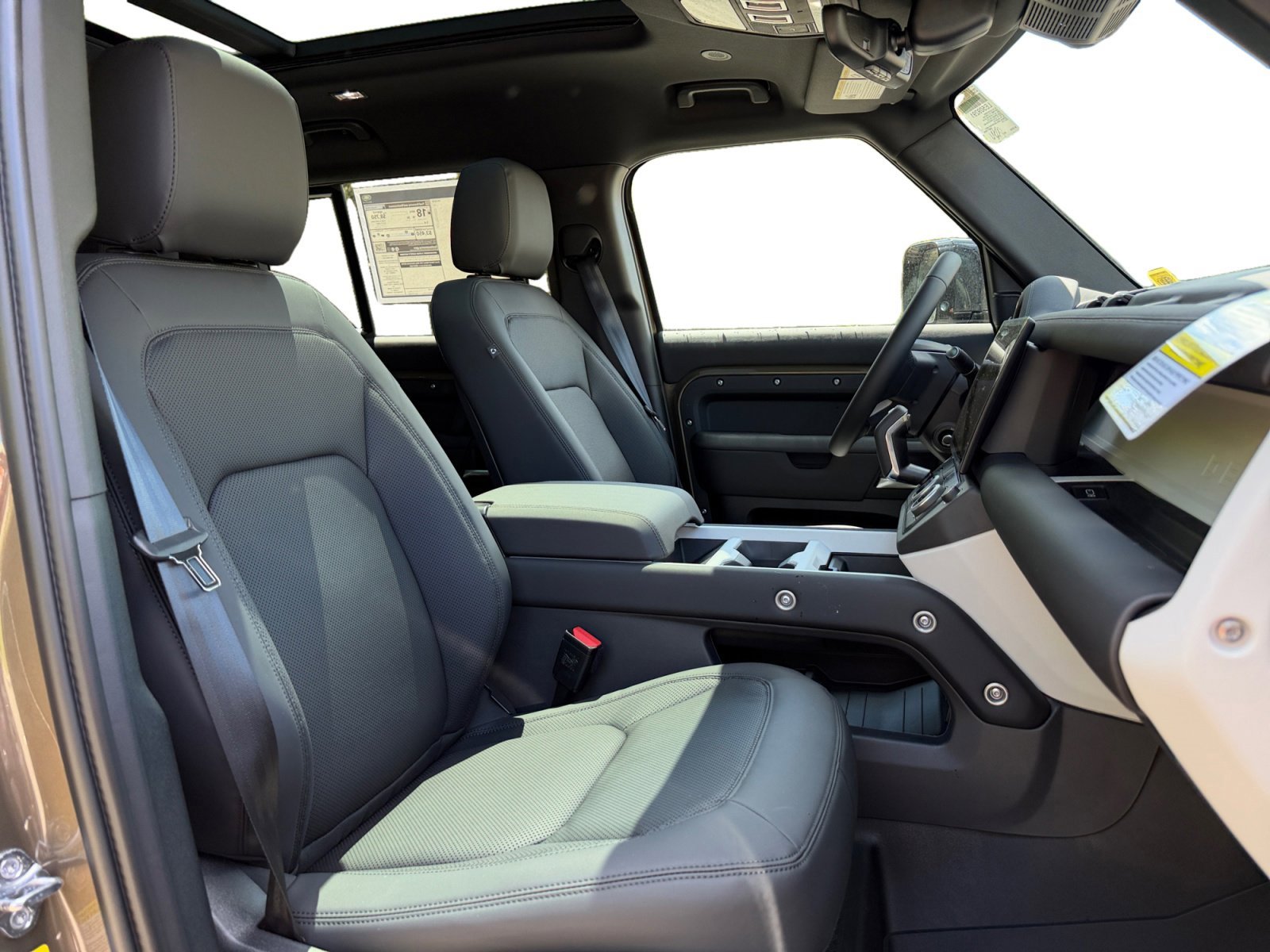 New 2026 Land Rover Defender 130 X-Dynamic SE AWD/4WD image 22