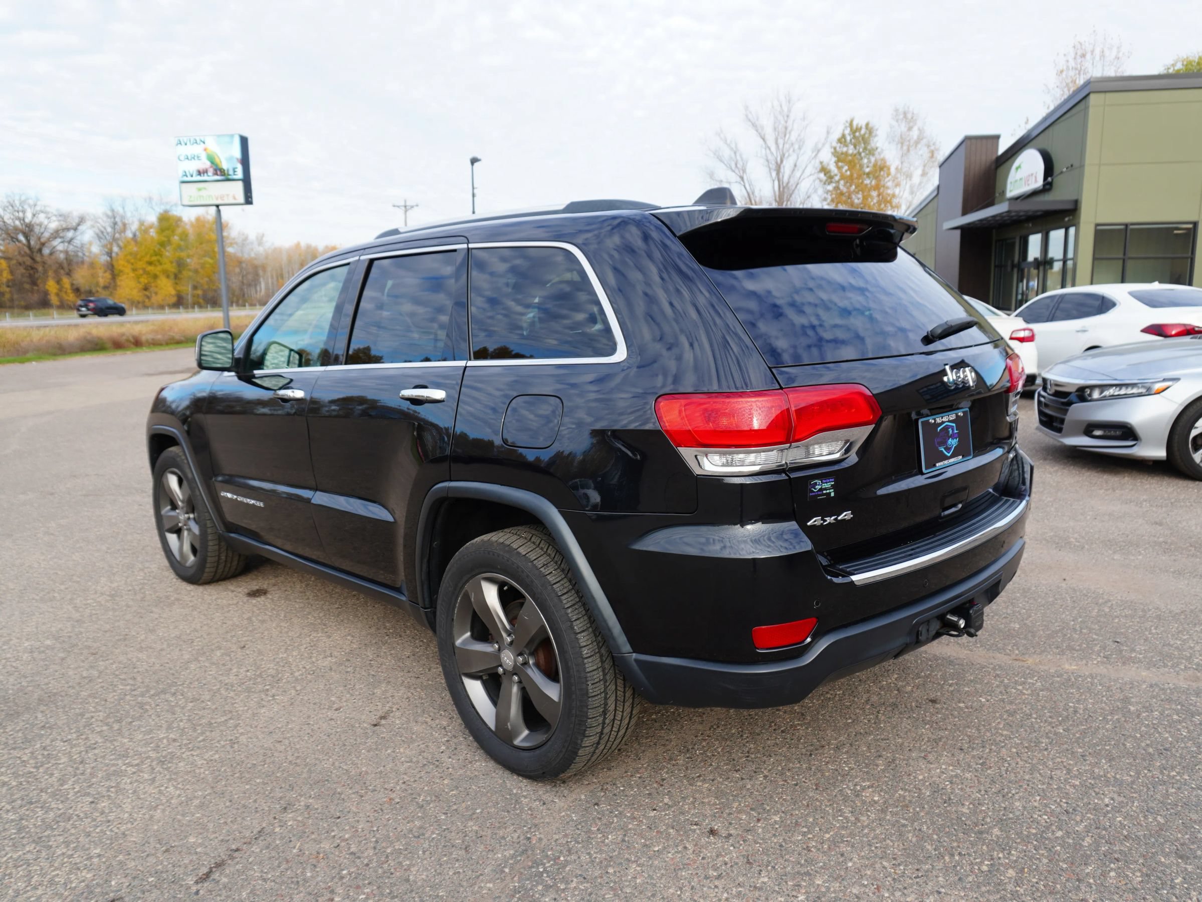 Used 2016 Jeep Grand Cherokee Limited AWD/4WD image 8