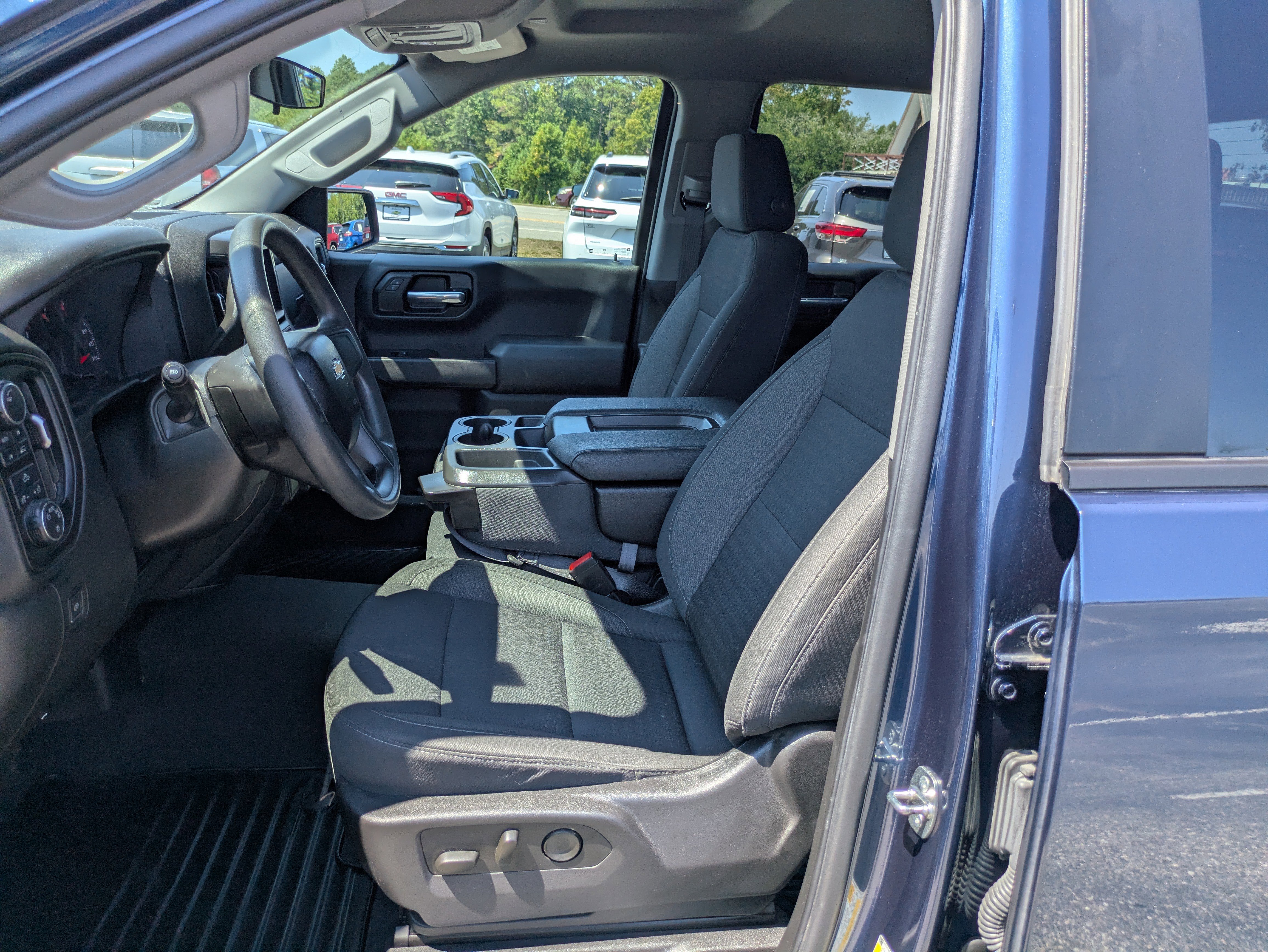 Used 2023 Chevrolet Silverado 1500 Custom image 11