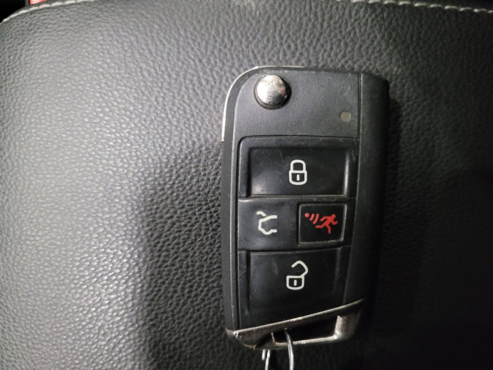 Used 2018 Volkswagen Golf SEL image 32