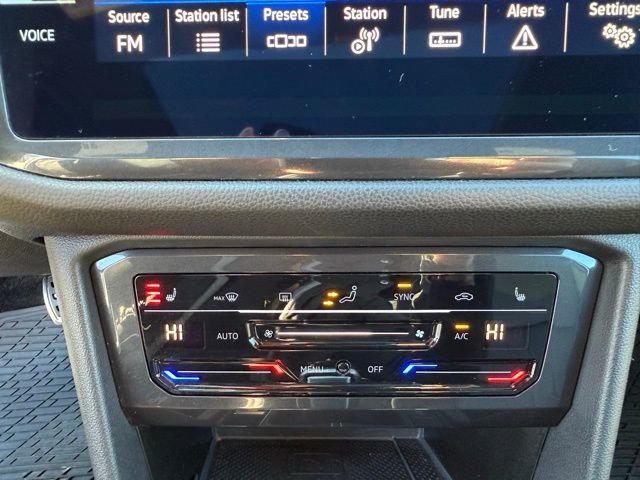 Used 2024 Volkswagen Tiguan SE R-Line image 16