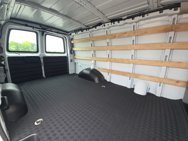 Used 2025 Chevrolet Express 2500 w/ Driver Convenience Package RWD image 13