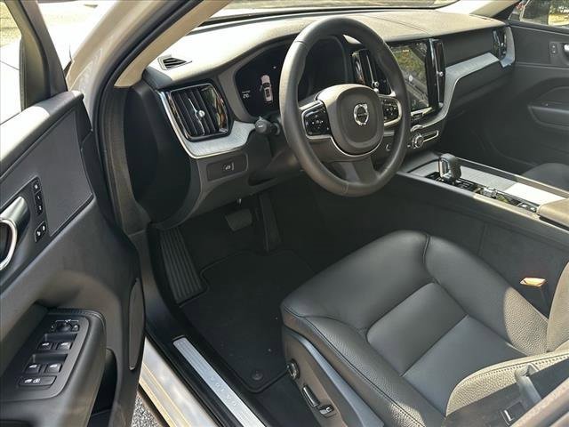 New 2025 Volvo XC60 B5 Plus w/ Climate Package image 5