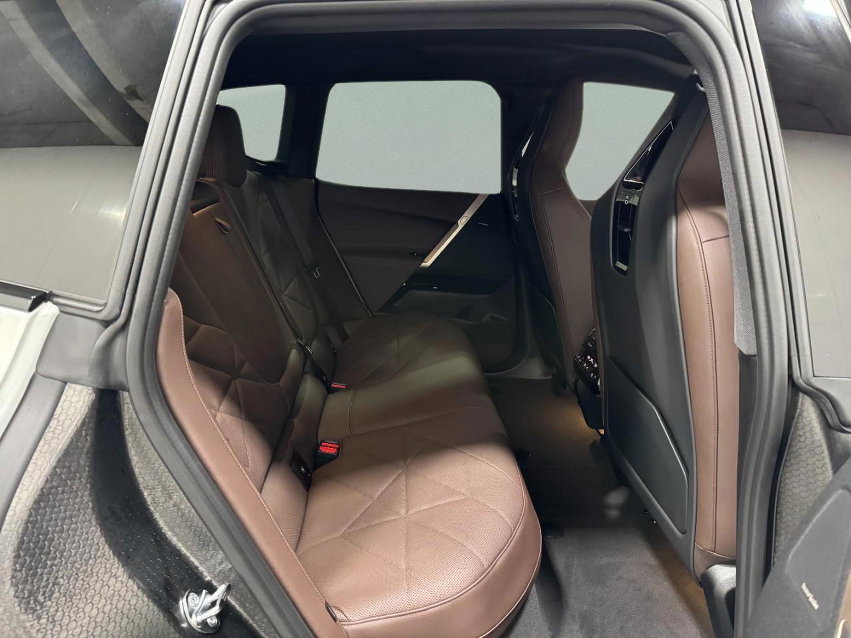 New 2026 BMW iX xDrive45 image 10