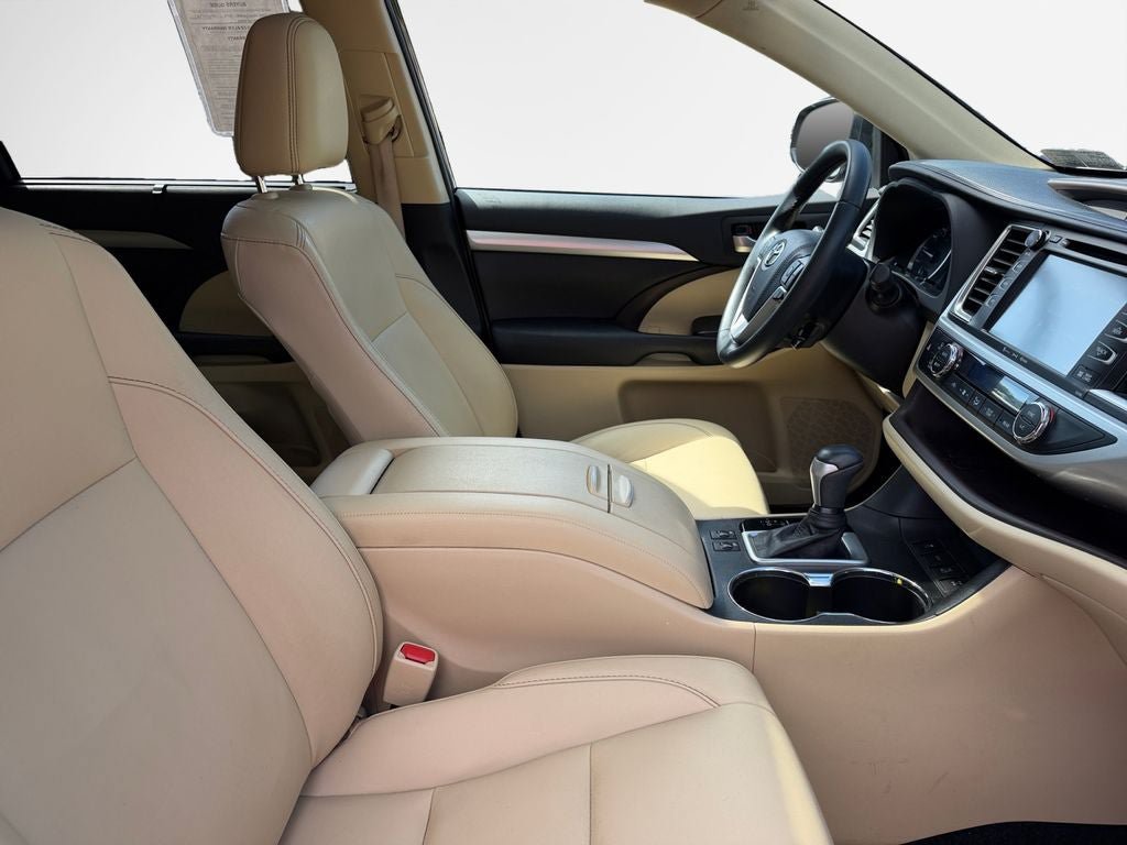 Certified 2019 Toyota Highlander XLE AWD/4WD image 30