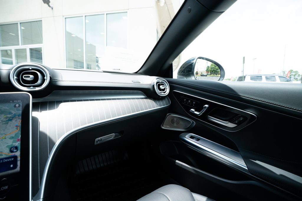 Used 2024 Mercedes-Benz CLE 450 4MATIC Cabriolet w/ Driver Assistance Package image 40