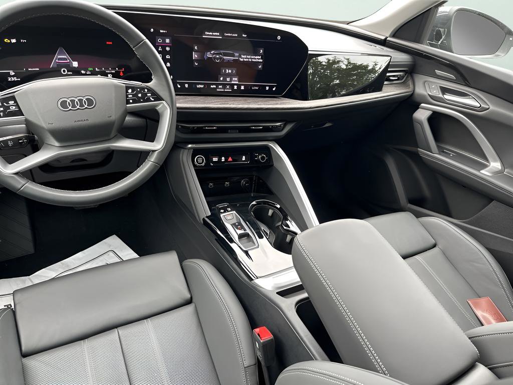 Used 2025 Audi Q5 Premium Plus w/ Premium Plus image 26