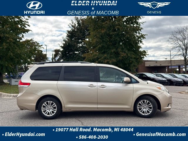 Used 2014 Toyota Sienna XLE FWD image 6