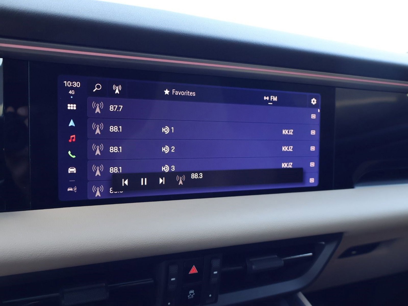 Certified 2025 Porsche Macan Electric RWD image 17