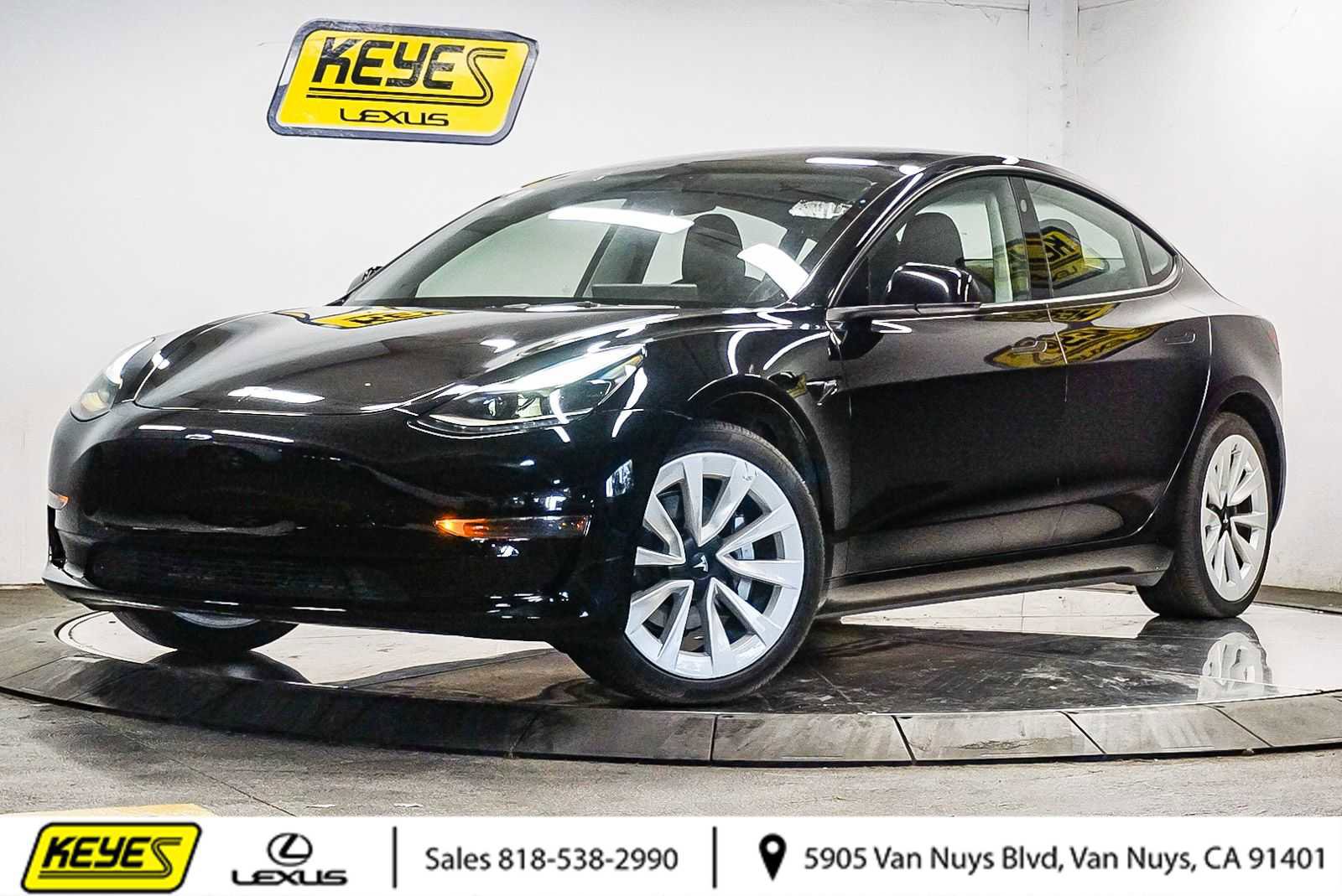 Used 2023 Tesla Model 3 Standard Range image 1