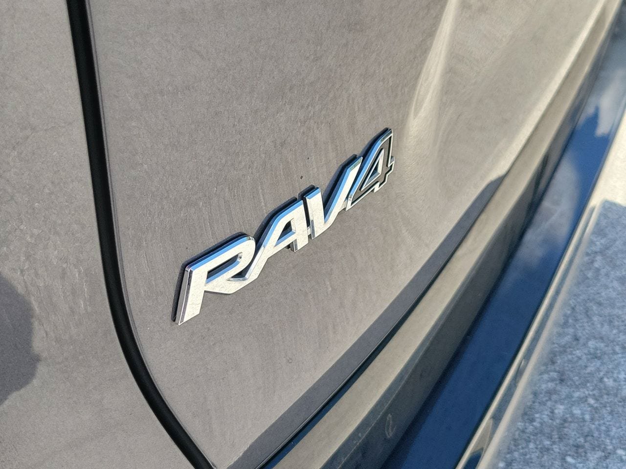 Used 2024 Toyota RAV4 XSE AWD/4WD image 6