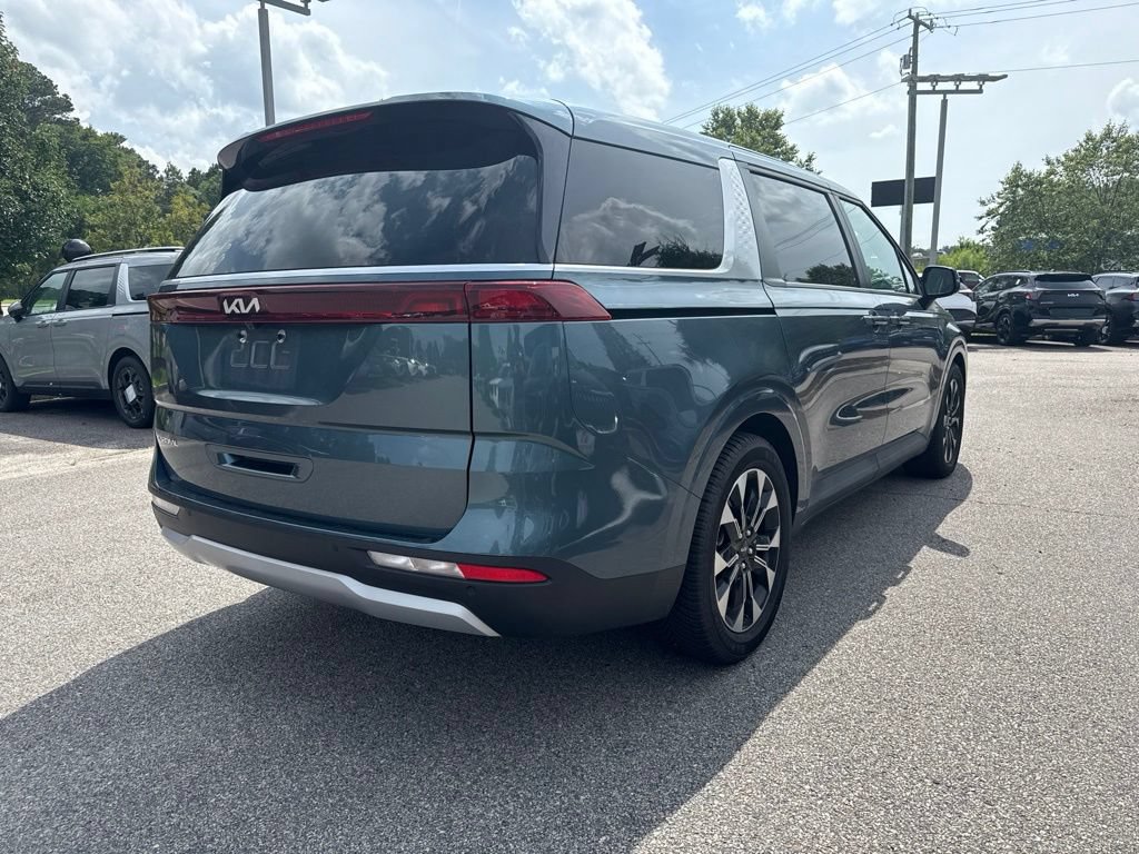 Used 2024 Kia Carnival EX FWD image 5