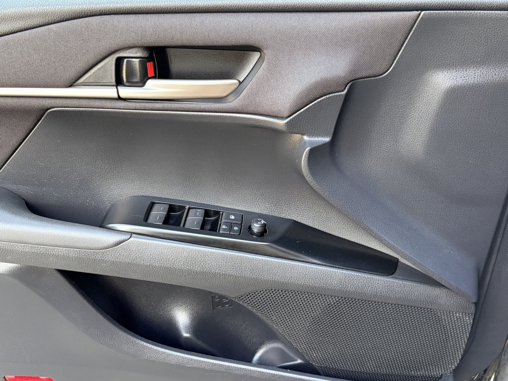 Used 2025 Toyota Camry LE FWD image 10