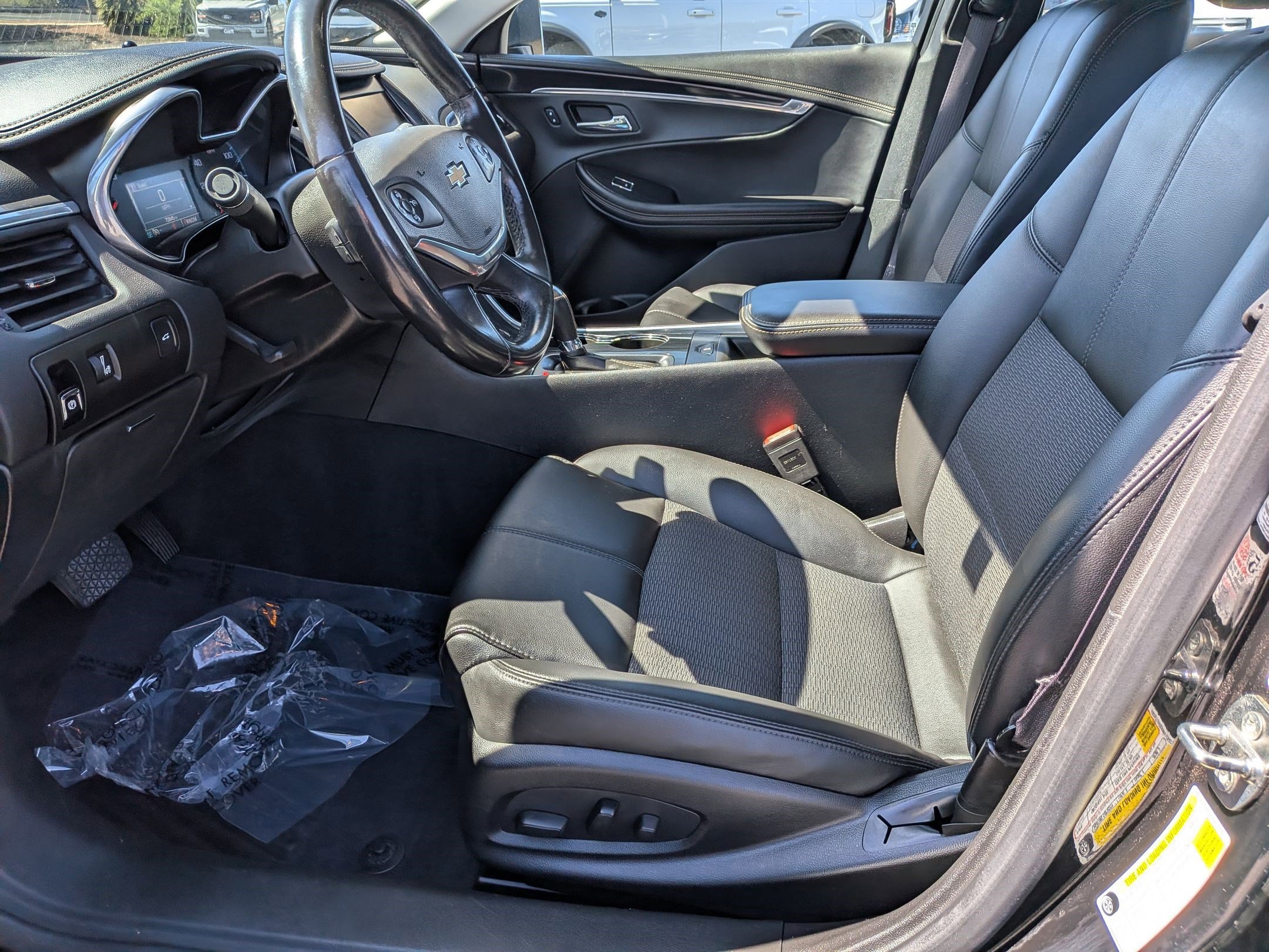 Used 2017 Chevrolet Impala LT FWD image 15
