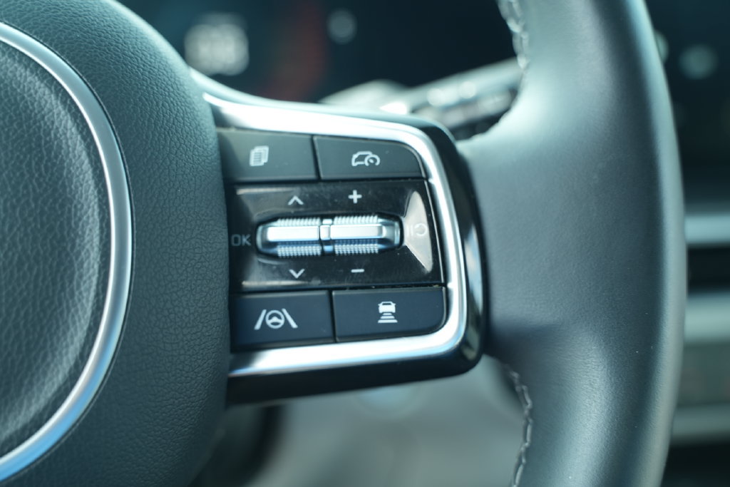 Used 2025 Kia Sorento S w/ Panoramic Sunroof Package FWD image 35