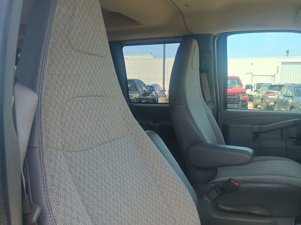 Used 2017 Chevrolet Express 2500 LS RWD image 15