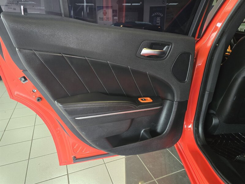 Used 2017 Dodge Charger R/T w/ Plus Group RWD image 10