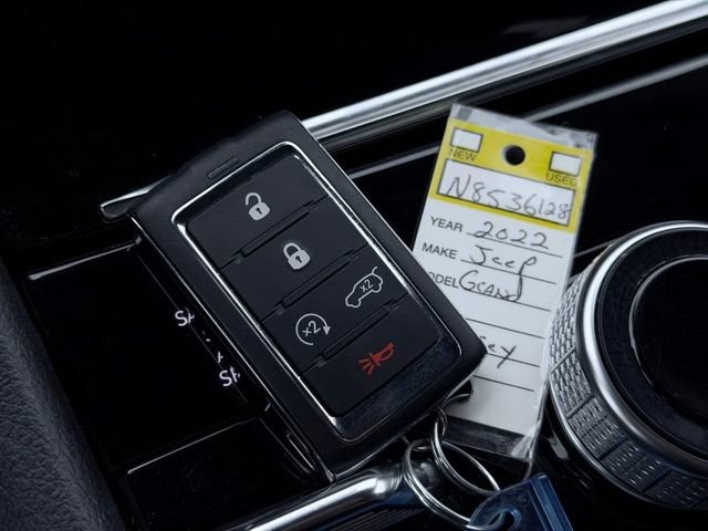 Used 2022 Jeep Grand Cherokee Limited AWD/4WD image 45