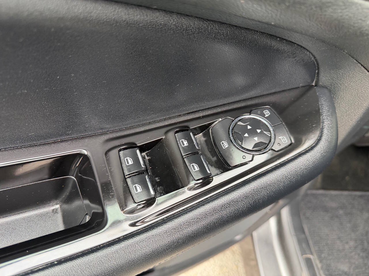 Used 2015 Ford Edge SEL w/ Equipment Group 201A FWD image 19