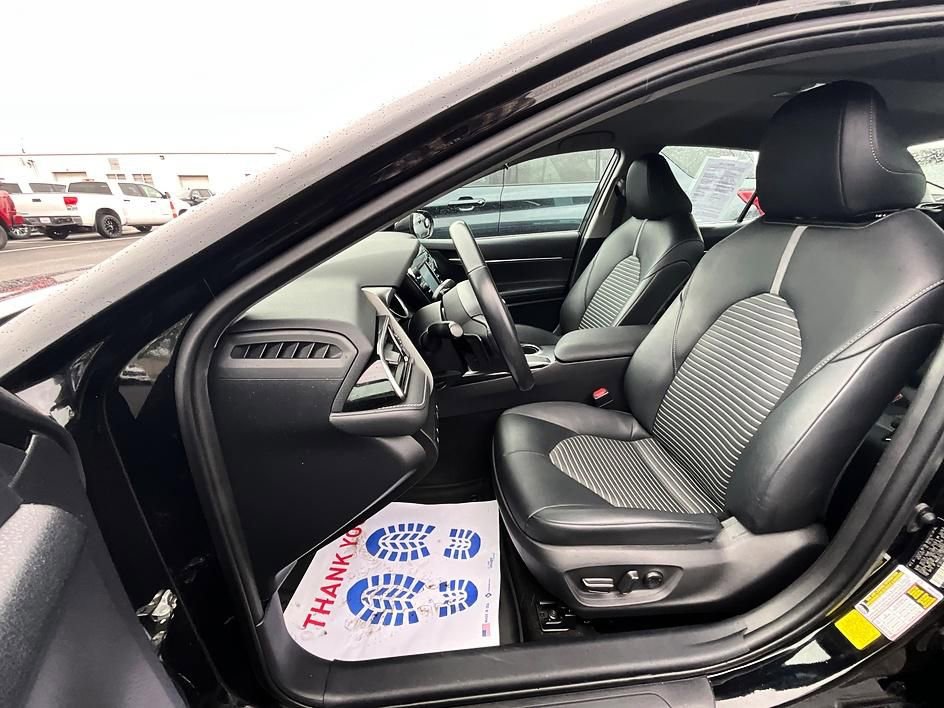 Used 2020 Toyota Camry SE FWD image 22