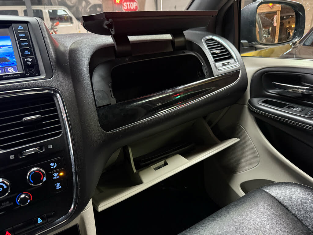 Used 2018 Dodge Grand Caravan SXT FWD image 22