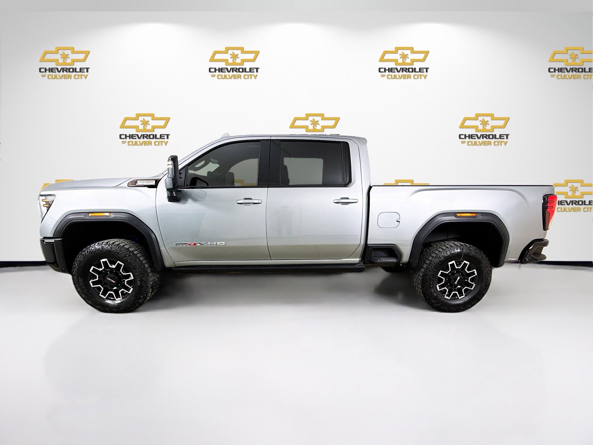 Used 2024 GMC Sierra 2500 AT4X image 4