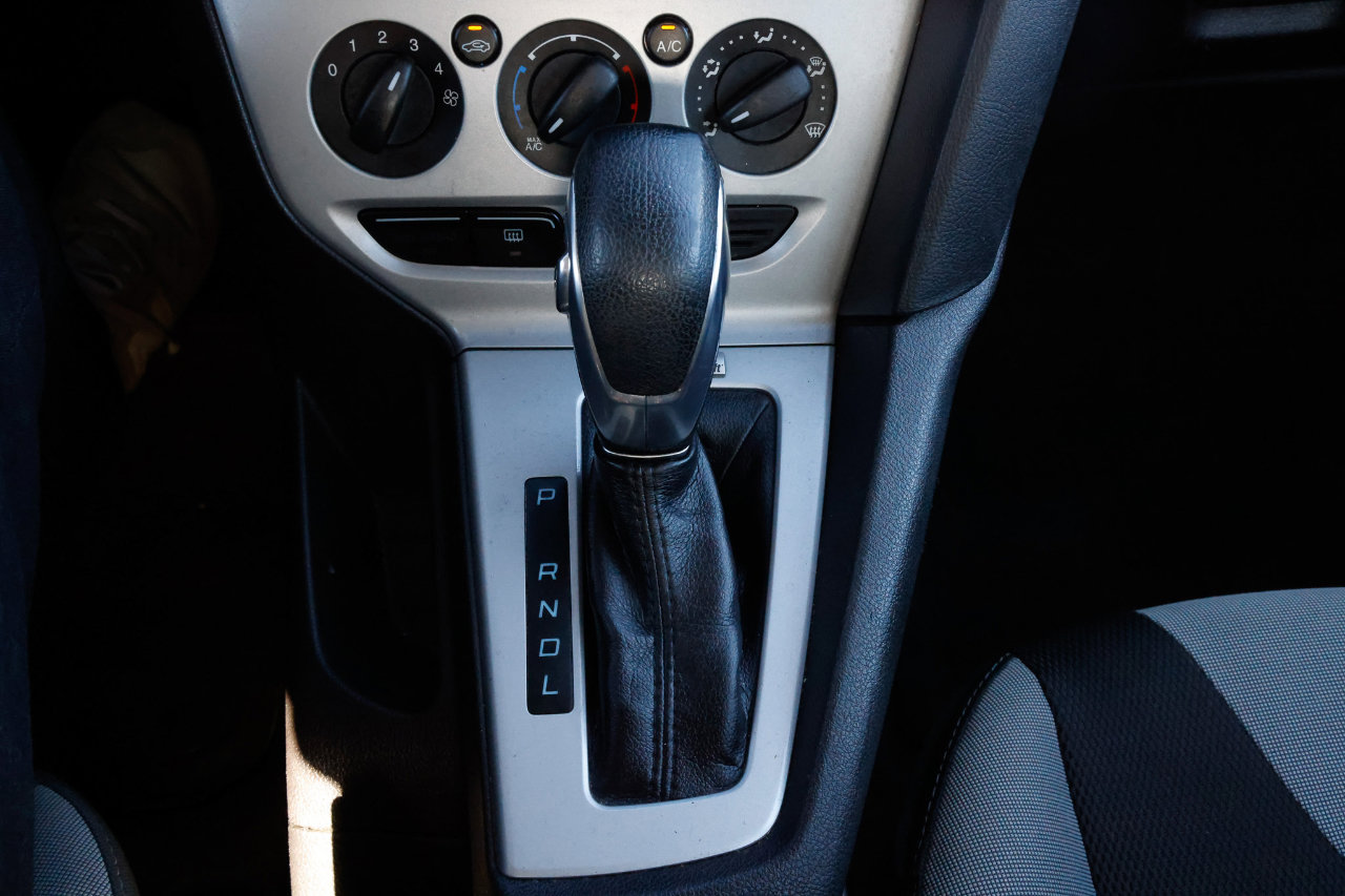 Used 2014 Ford Focus SE w/ SE Sport Package image 34