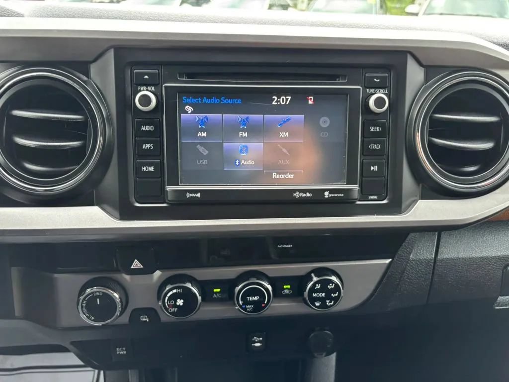 Used 2016 Toyota Tacoma SR5 w/ SR5 Appearance Package (SN) AWD/4WD image 20