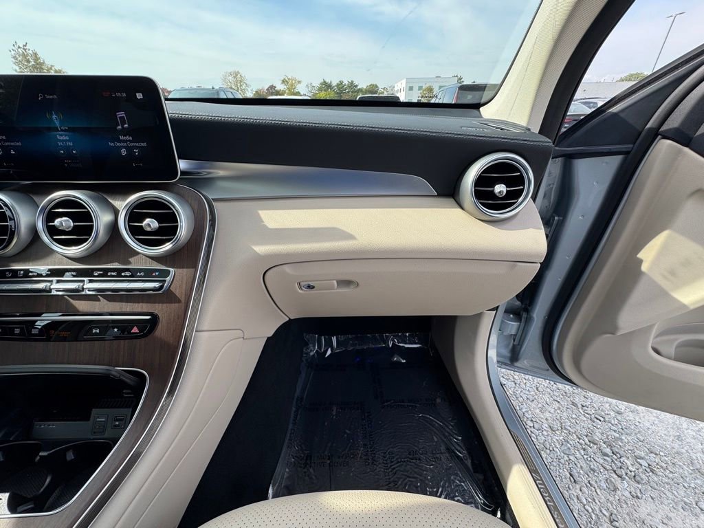Used 2023 Mercedes-Benz GLC 300 4MATIC Coupe image 22
