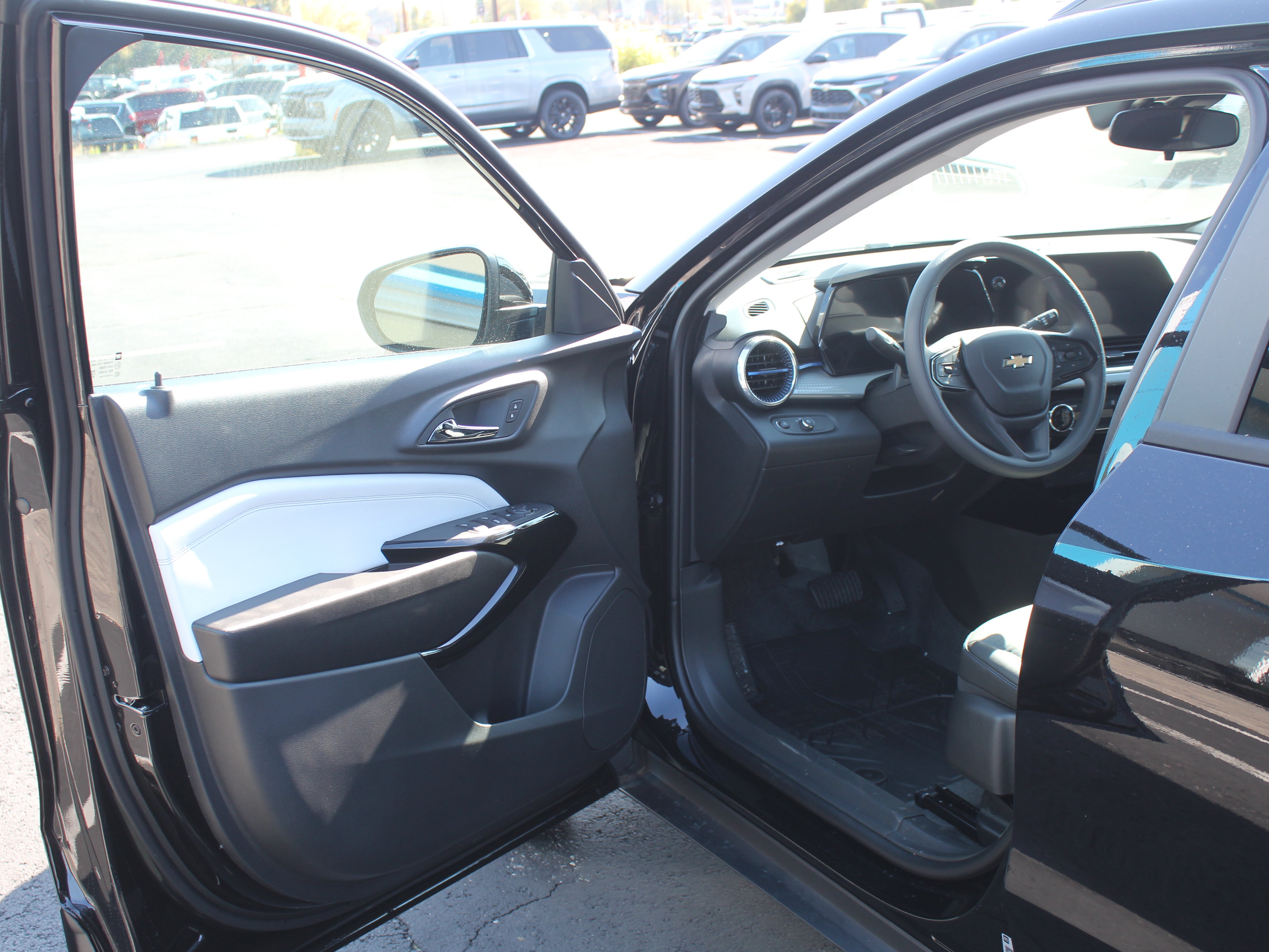 New 2026 Chevrolet Trax LT FWD image 10