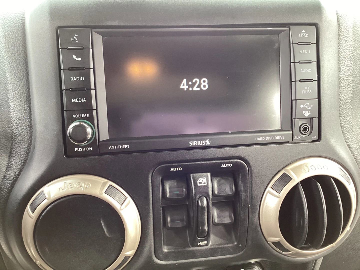 Used 2016 Jeep Wrangler Unlimited Sahara image 24