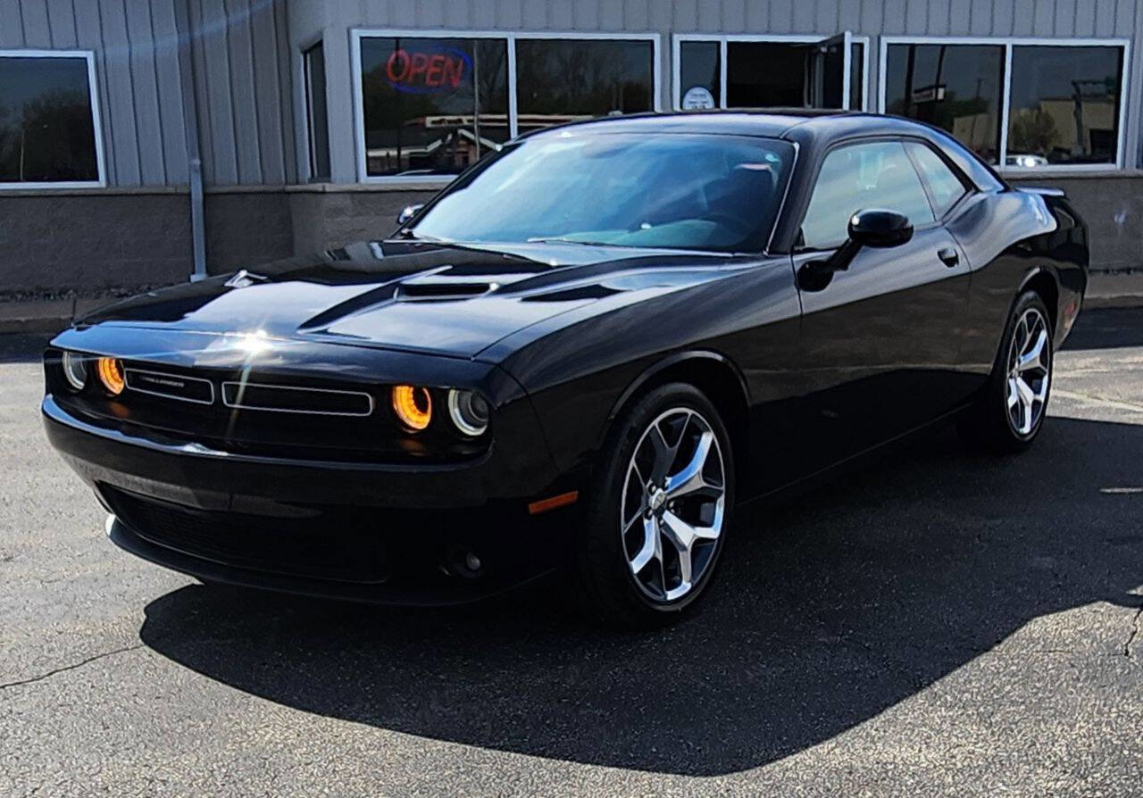 Used 2016 Dodge Challenger SXT Plus RWD image 8