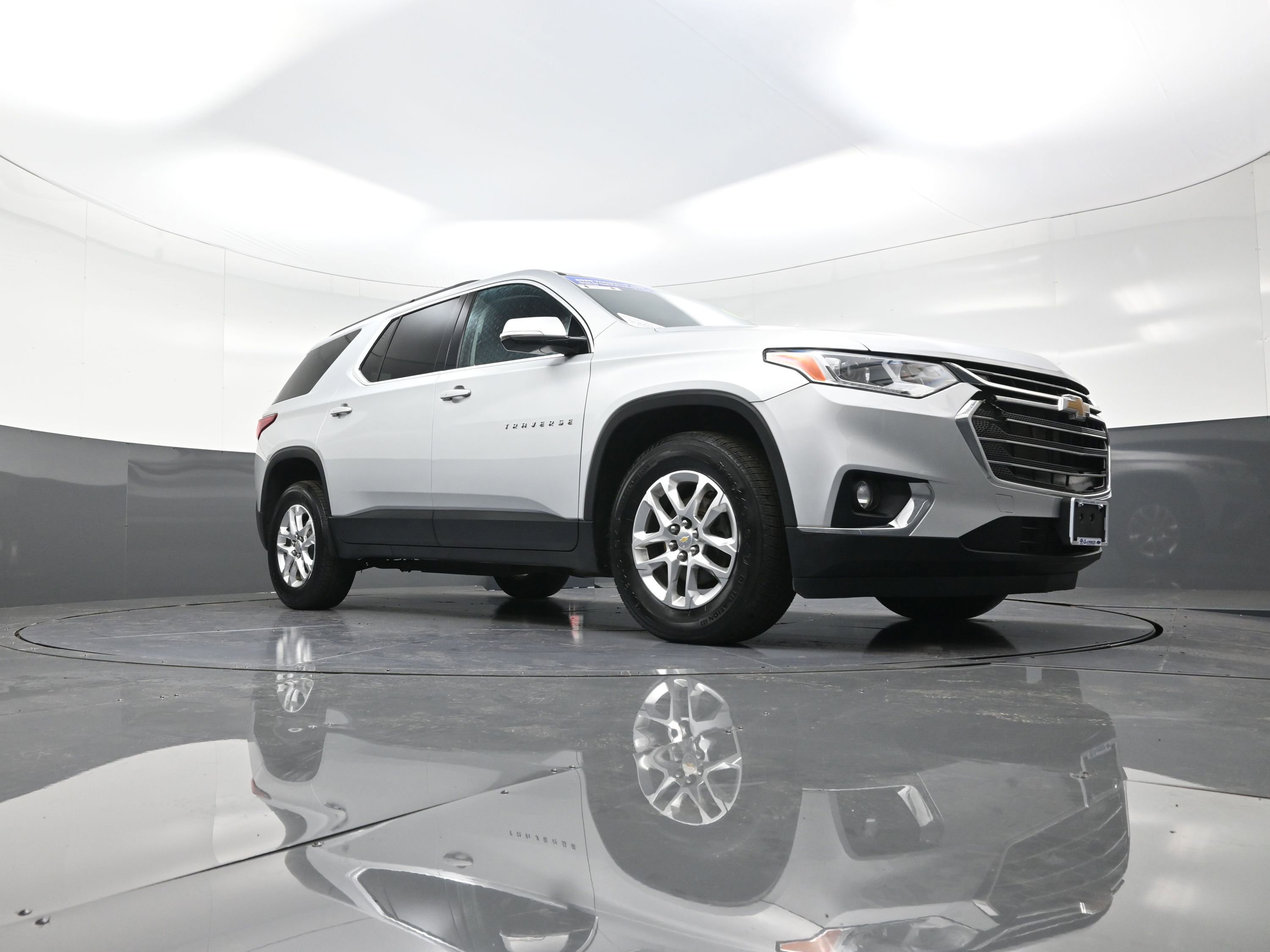 Used 2020 Chevrolet Traverse LT image 9