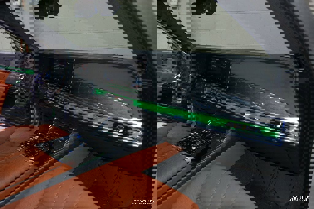 Used 2024 BMW i7 eDrive50 image 12