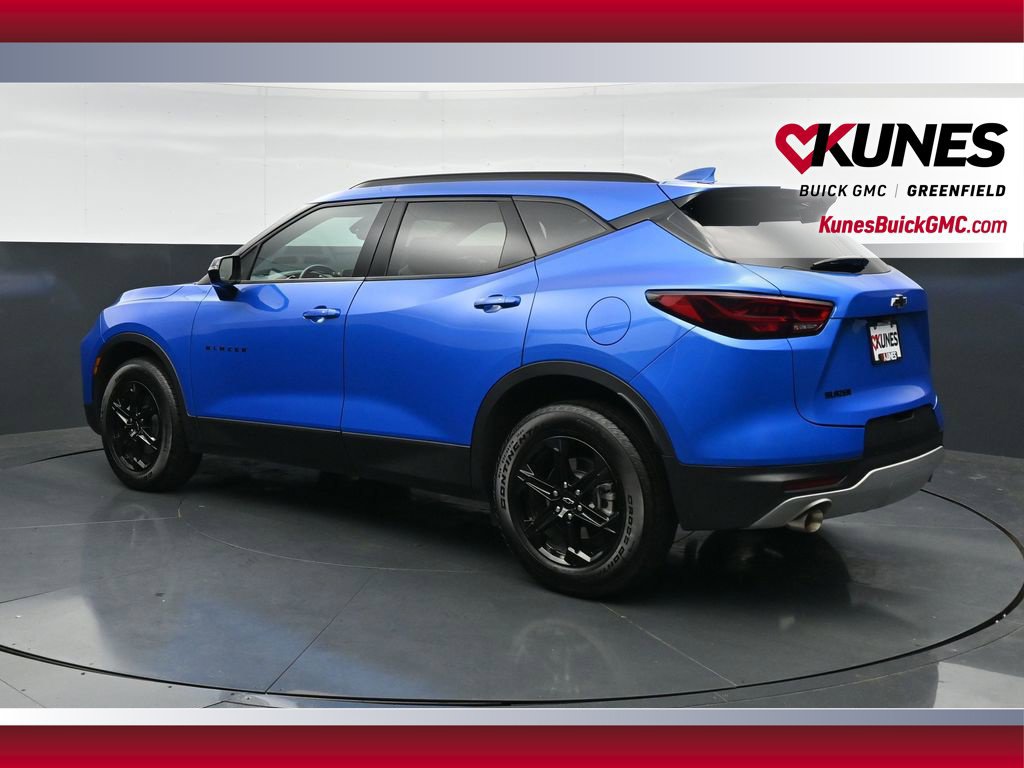 Used 2024 Chevrolet Blazer LT w/ Sound & Technology Package FWD image 9