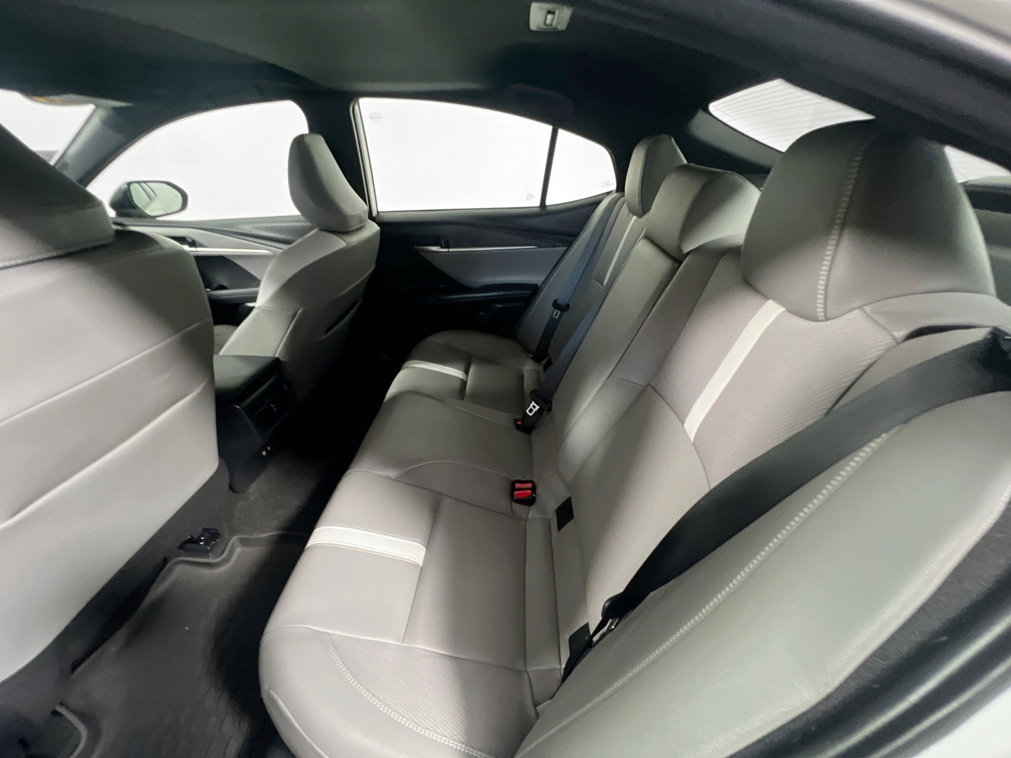 Used 2025 Toyota Camry SE image 29