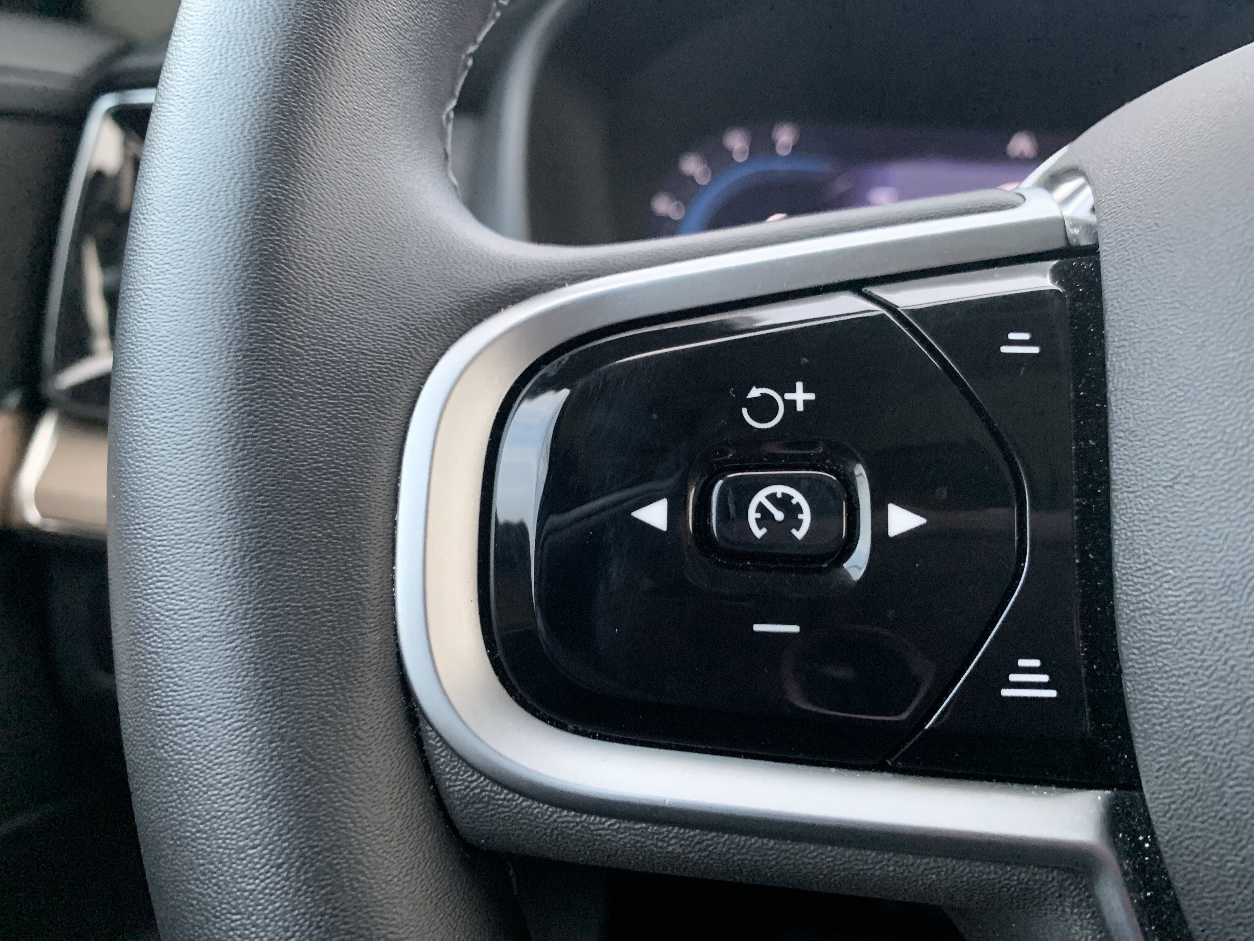 Used 2025 Volvo XC90 B5 Plus image 19