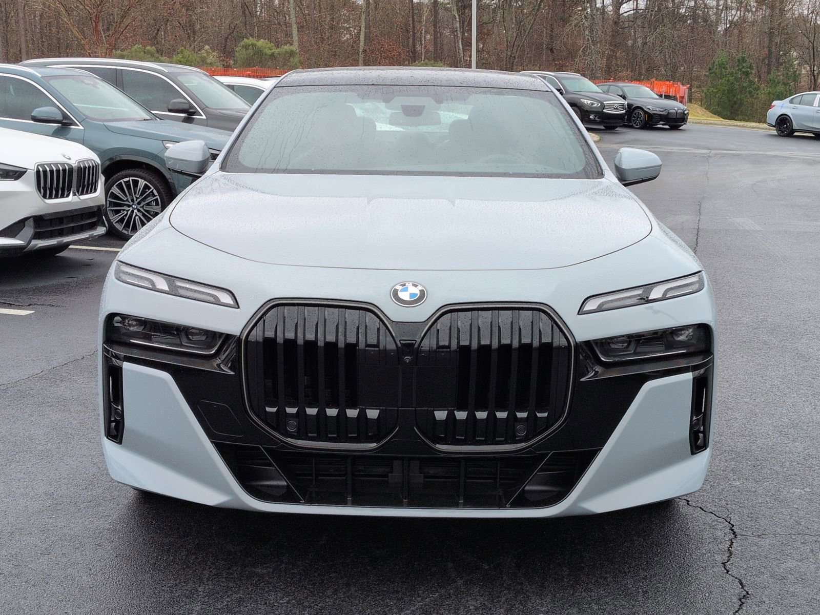 New 2026 BMW 740i xDrive w/ Luxury Rear Seating Package image 3