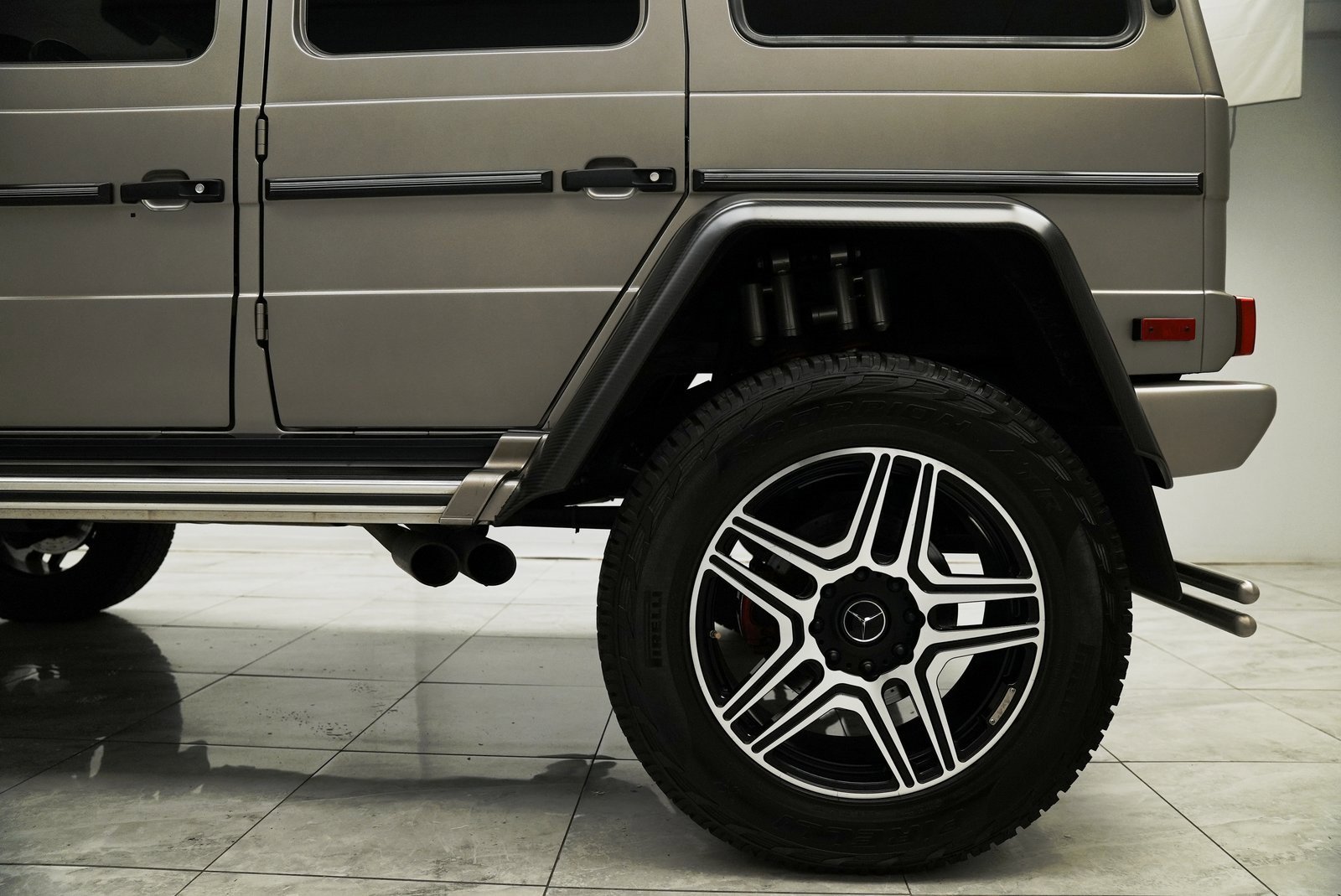 Used 2017 Mercedes-Benz G 550 Squared image 11