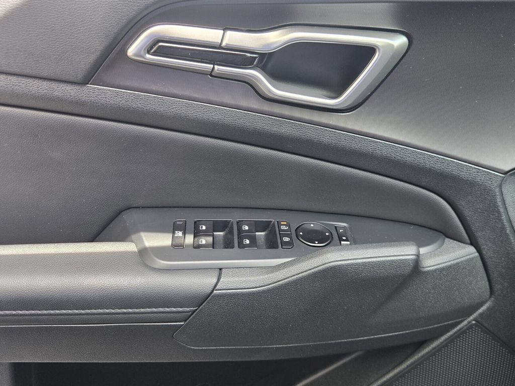 Used 2026 Kia Sportage EX FWD image 26