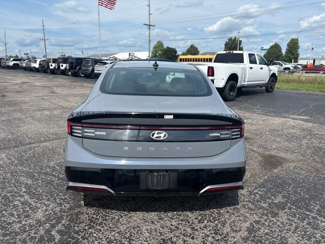 Used 2025 Hyundai Sonata SEL FWD image 5