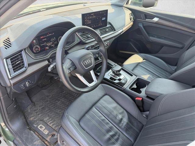 Used 2023 Audi Q5 2.0T Premium Plus w/ Premium Plus Package AWD/4WD image 7