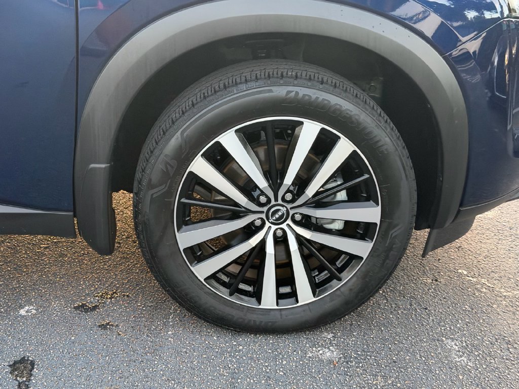 Used 2024 Nissan Pathfinder Platinum FWD image 8